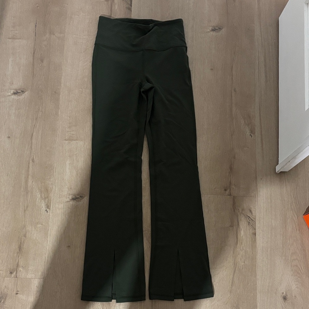 Athleta Small S Dark Green Flared Leg Yoga Pants Split Hem